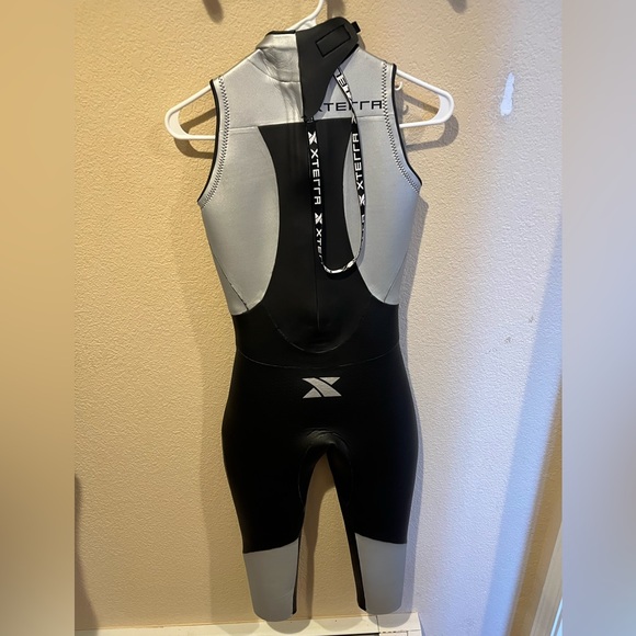 Xterra Women’s Vengeance Sleeveless Triathlon Suit - Picture 3 of 3